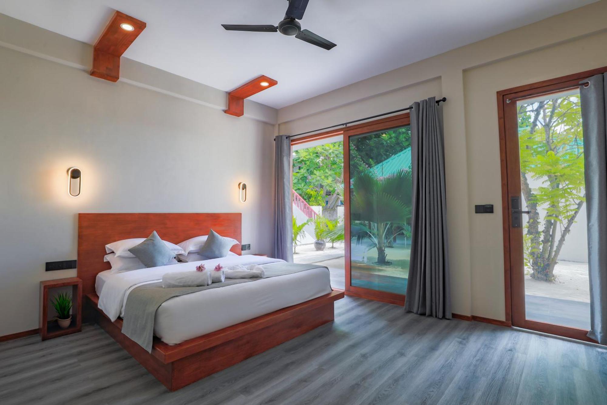 Sunny Breeze View Hotel Hangnaameedhoo Buitenkant foto
