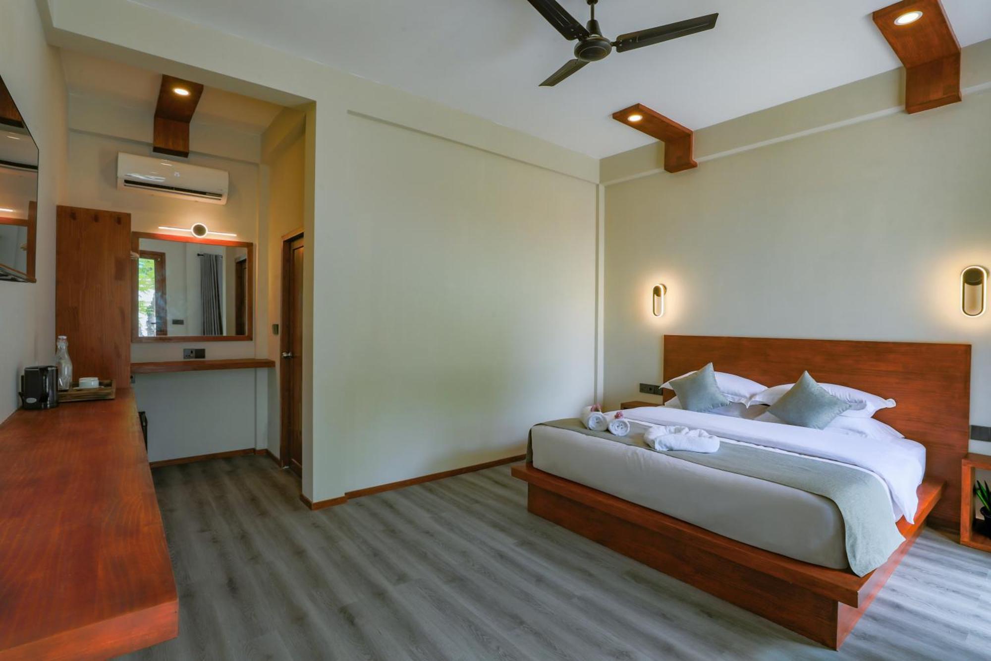 Sunny Breeze View Hotel Hangnaameedhoo Buitenkant foto