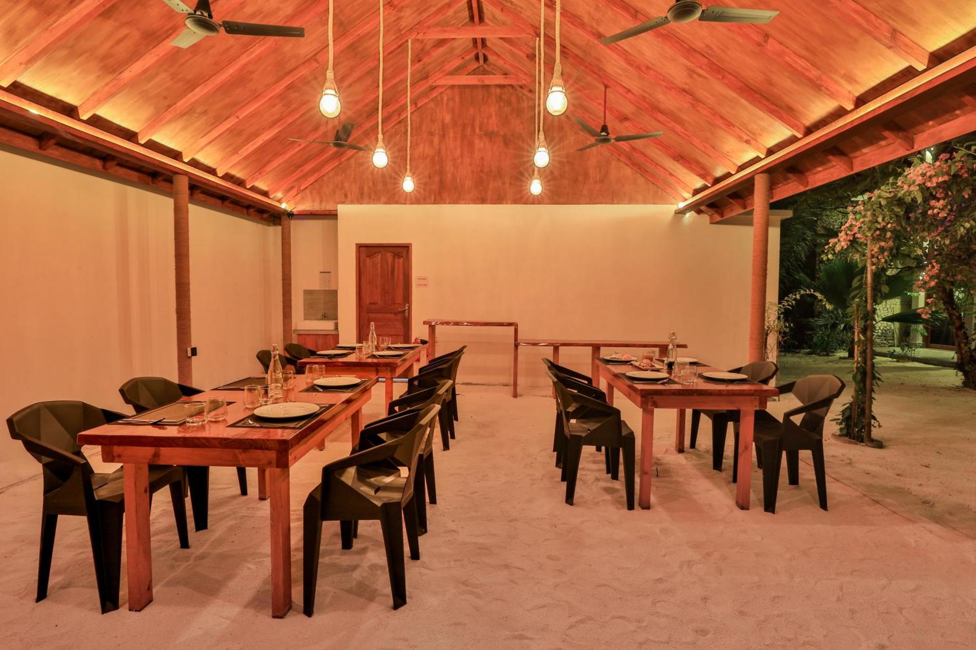 Sunny Breeze View Hotel Hangnaameedhoo Buitenkant foto