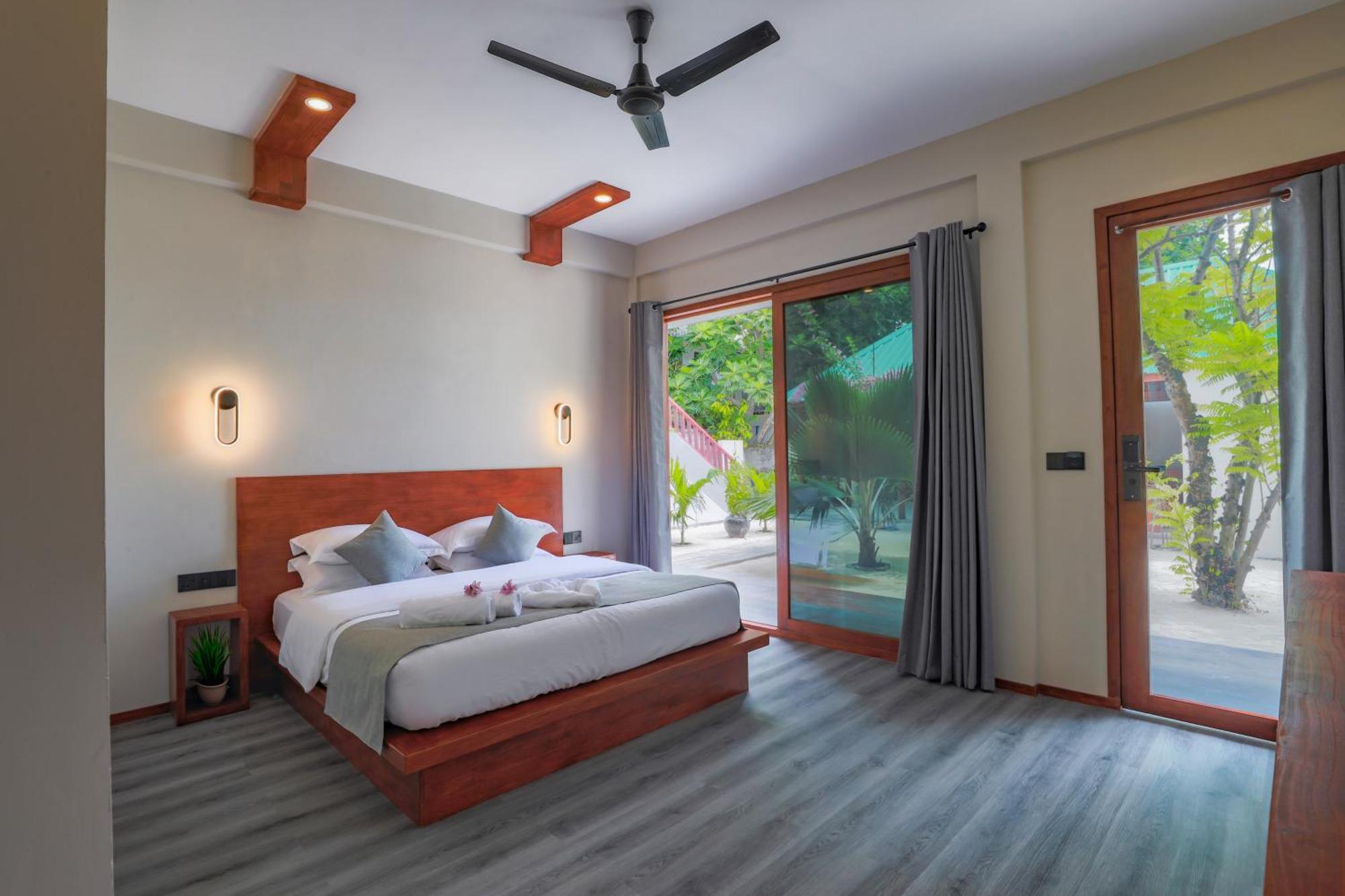 Sunny Breeze View Hotel Hangnaameedhoo Buitenkant foto