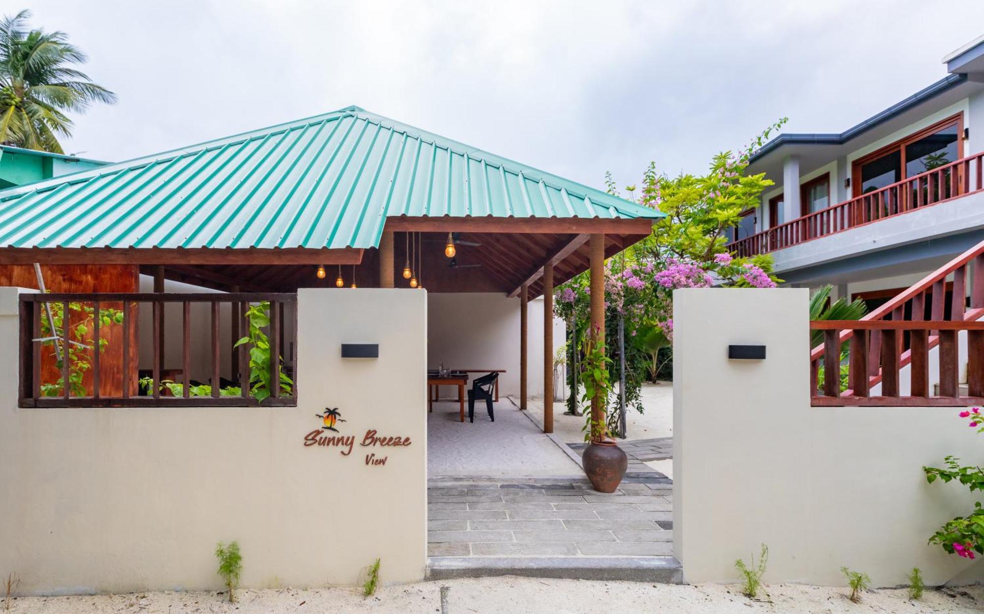 Sunny Breeze View Hotel Hangnaameedhoo Buitenkant foto