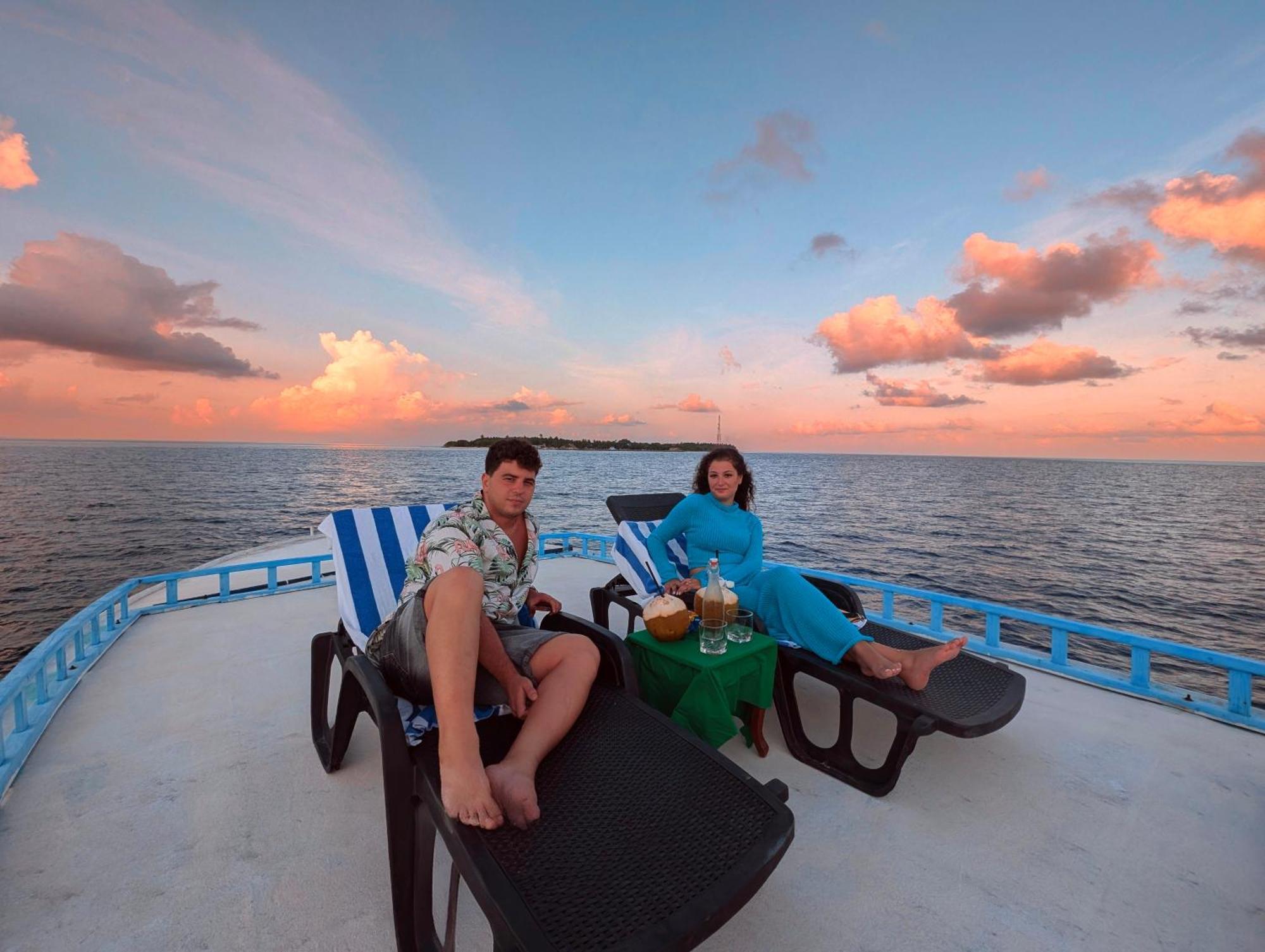 Sunny Breeze View Hotel Hangnaameedhoo Buitenkant foto